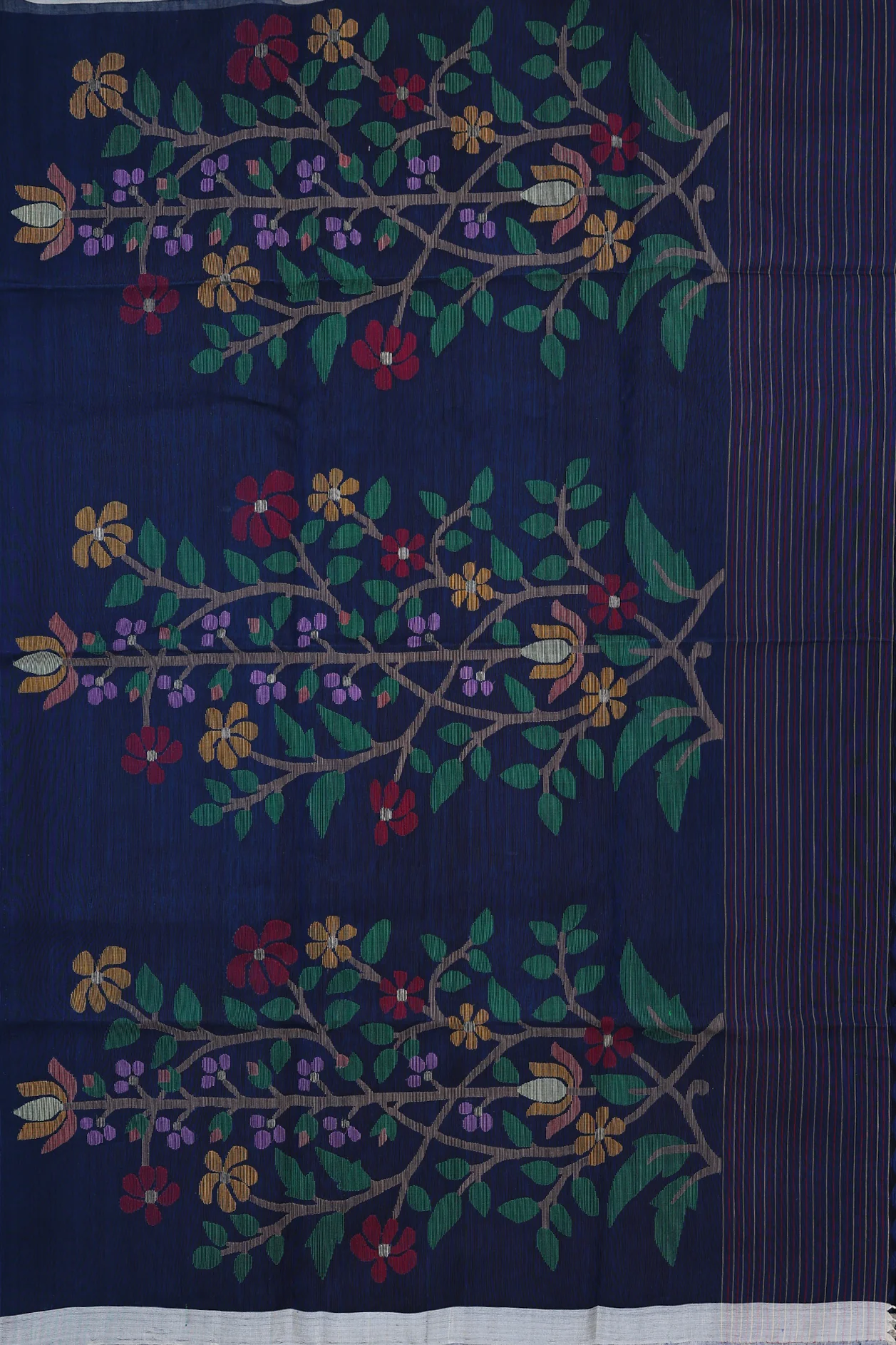 Jute Saree In Oxford Blue With Floral Motifs - Image 4