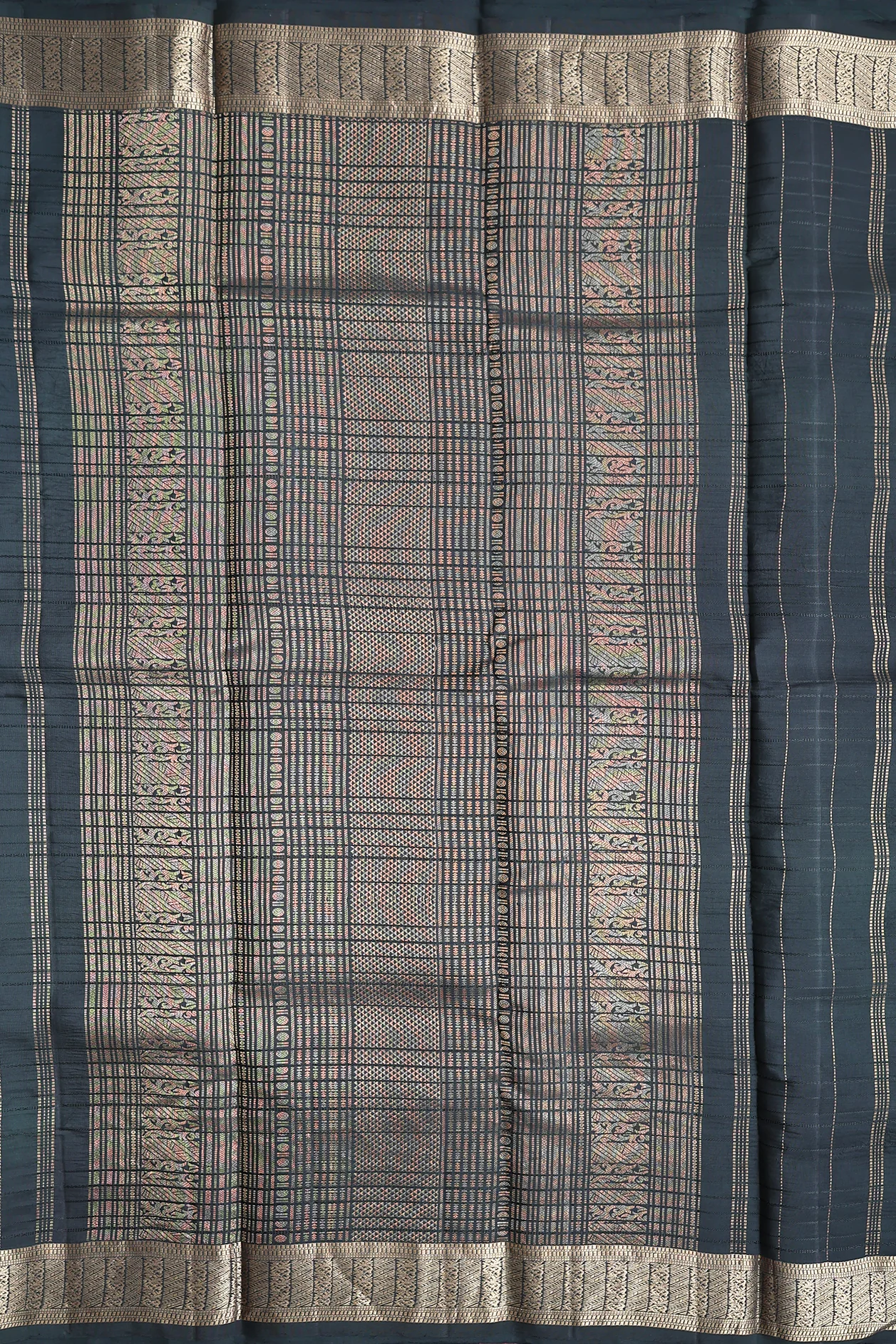 Kanchipuram Silk Saree In Bottle Green With Stripes Design - Image 4