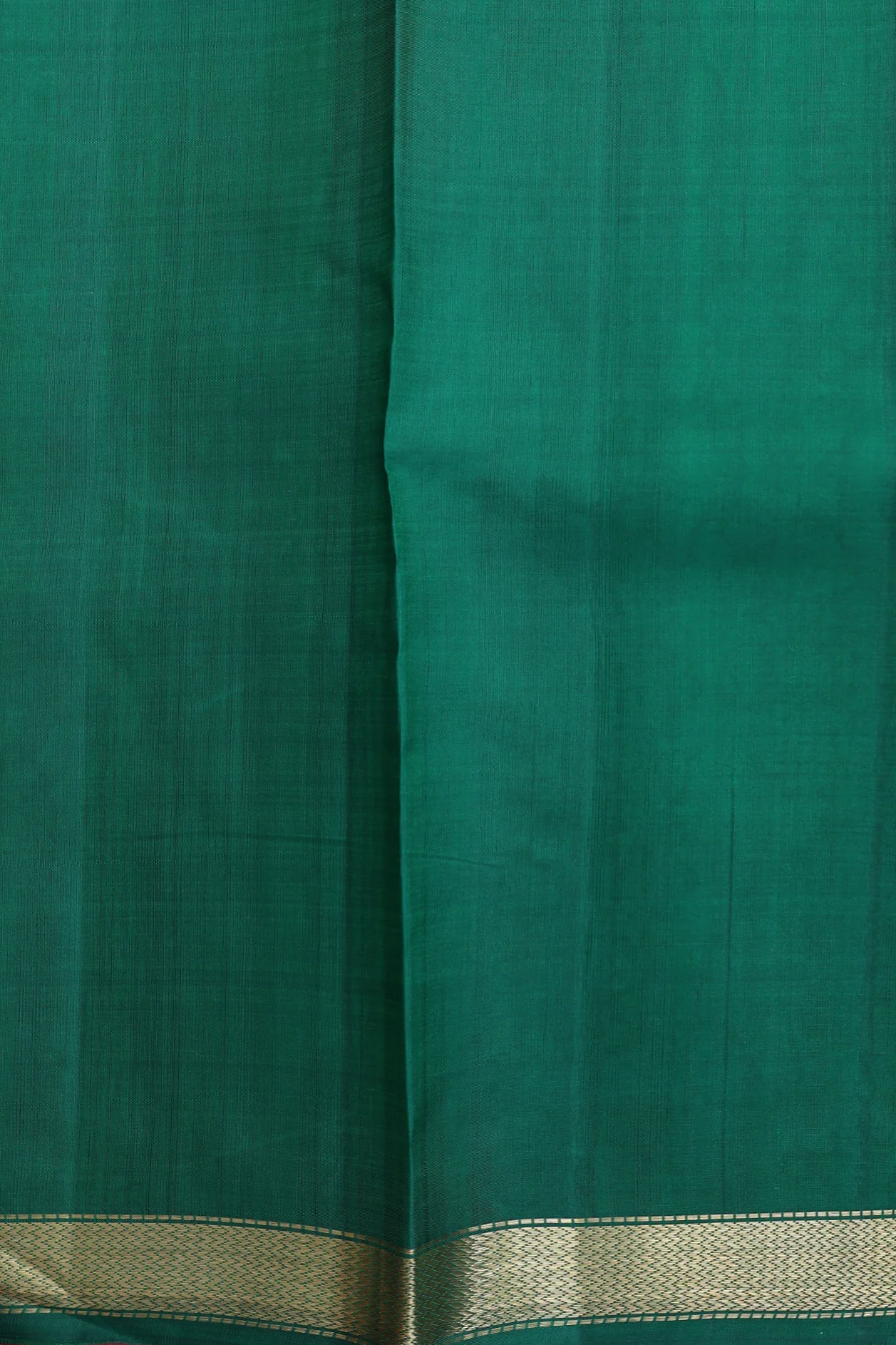 Kanchipuram Silk Saree In Emerald Green With Stripes Design - Image 5