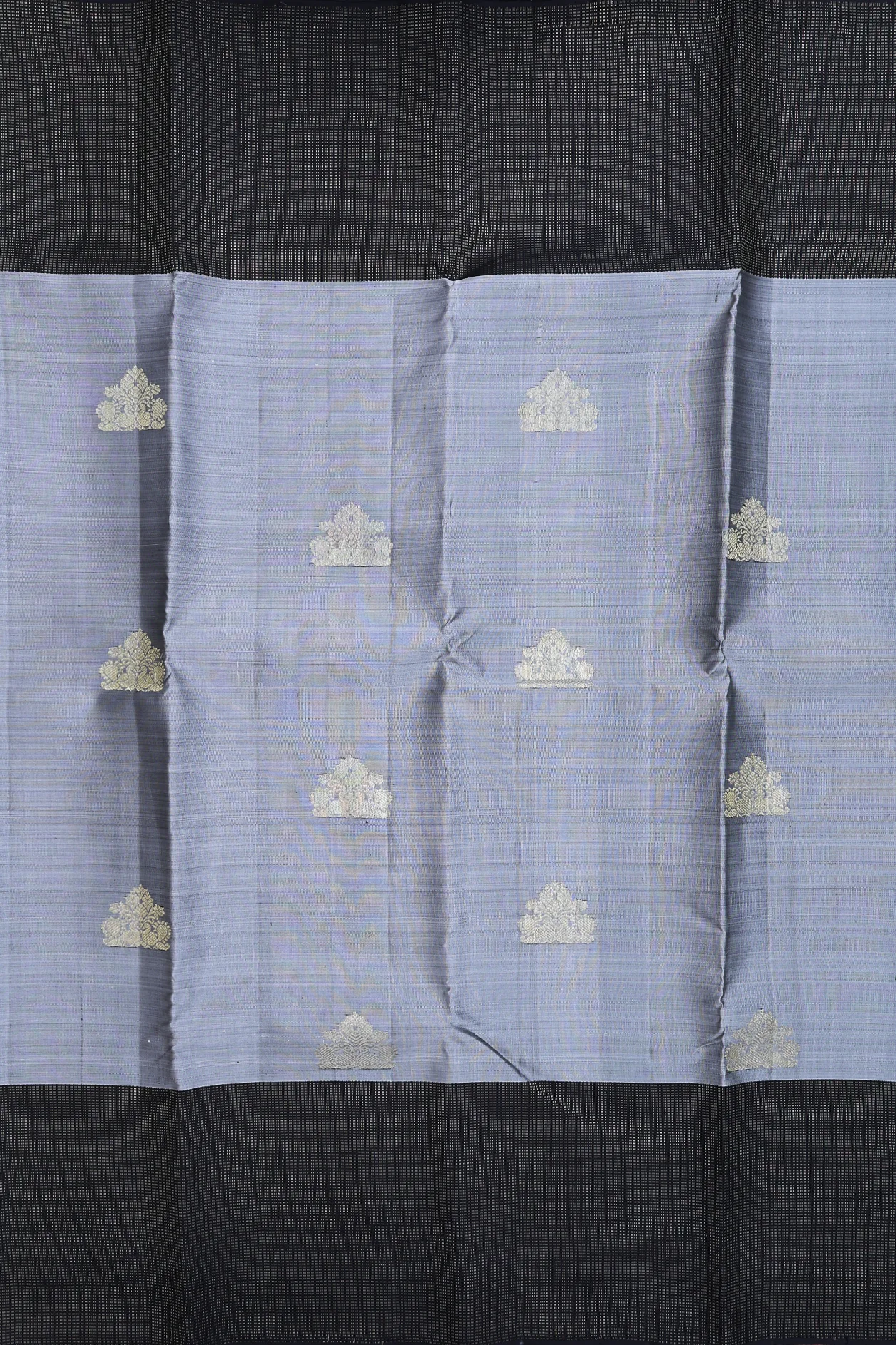 Kanchipuram Silk Saree In Grey With Floral Motifs - Image 3