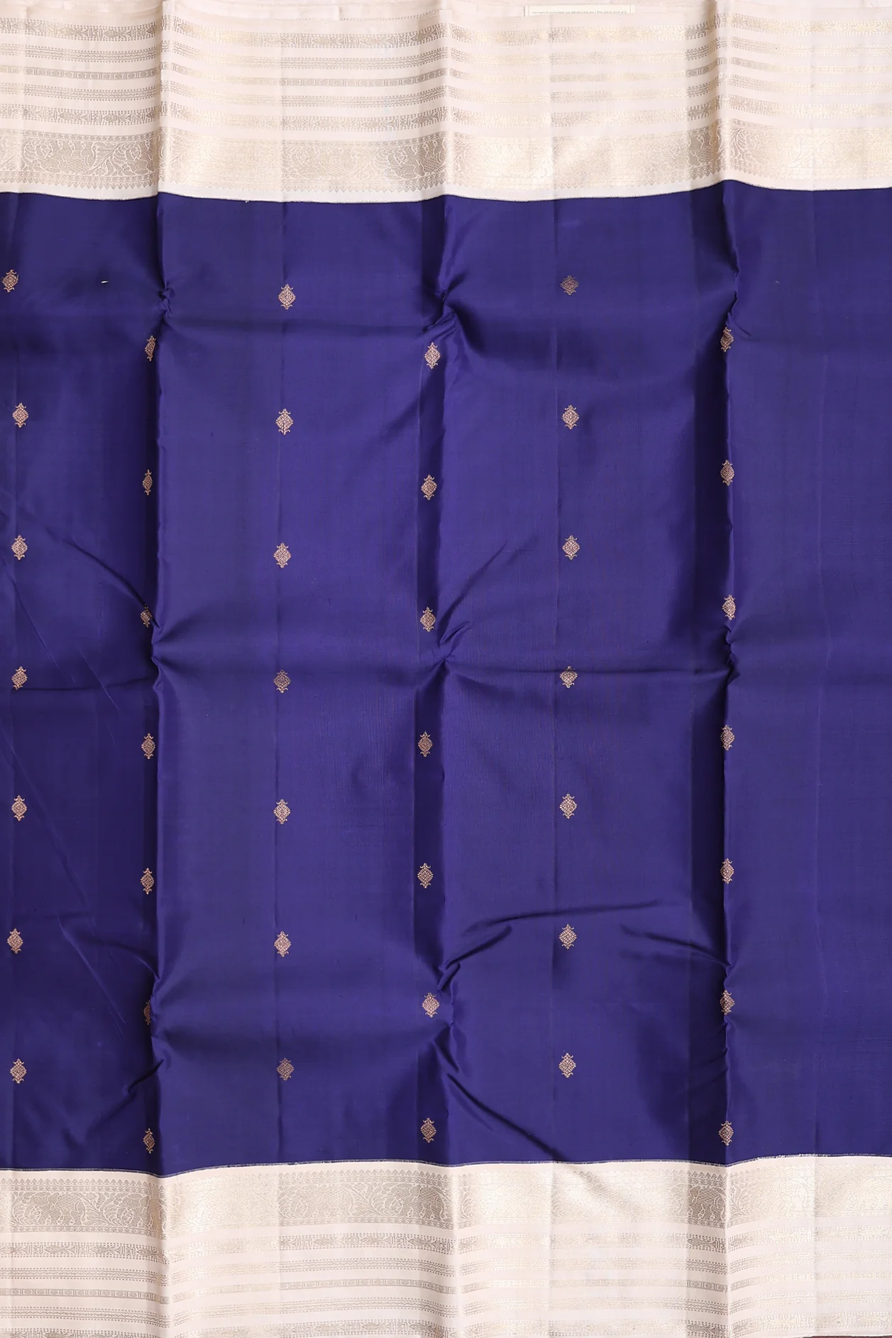 Kanchipuram Silk Saree In Navy Blue With Zari Buttas - Image 3