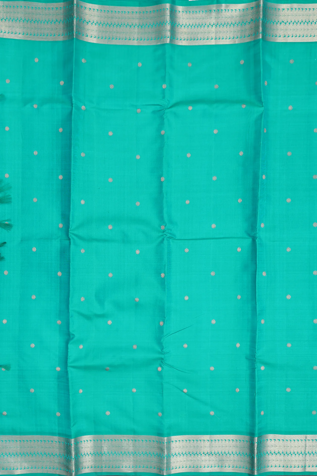 Kanchipuram Silk Saree In Peacock Green With Floral Buttis - Image 3