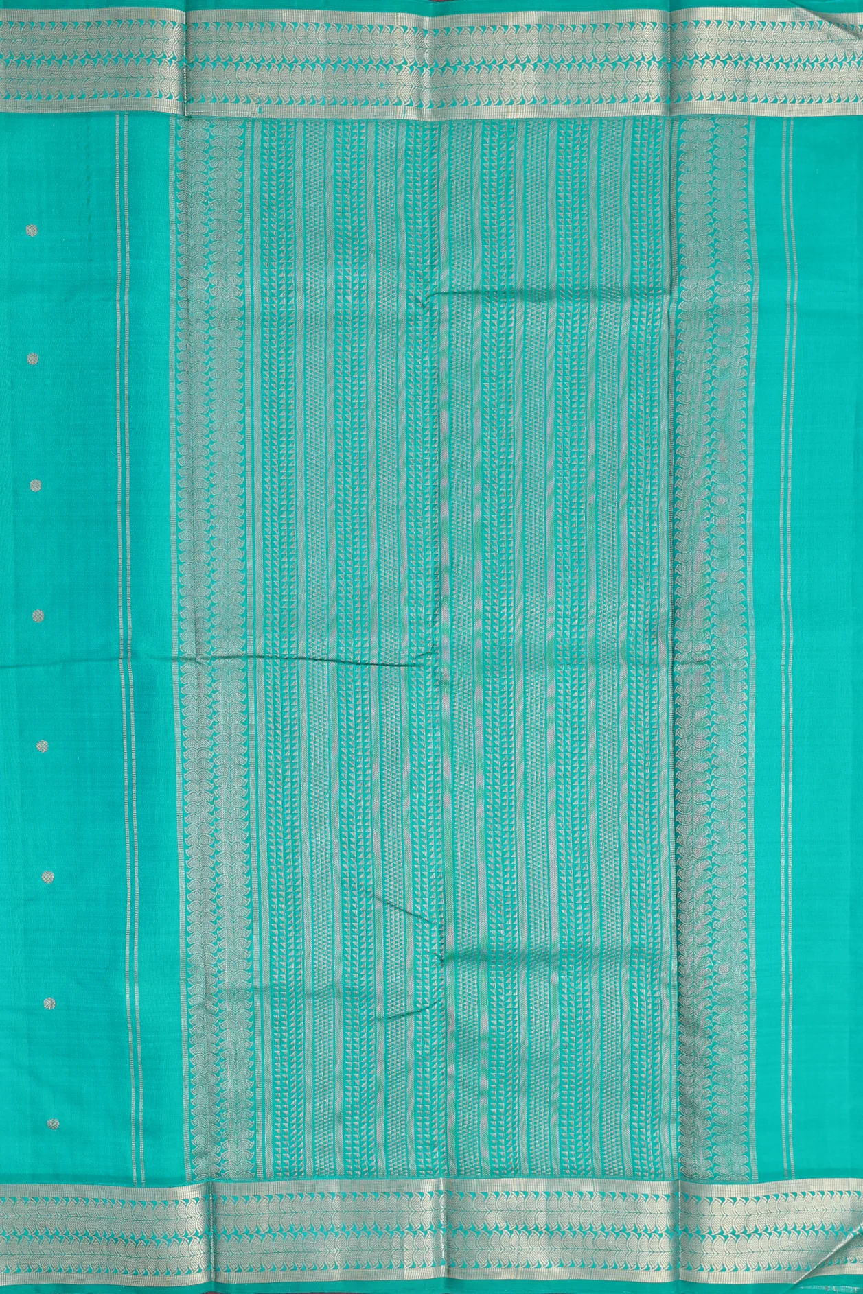 Kanchipuram Silk Saree In Peacock Green With Floral Buttis - Image 4