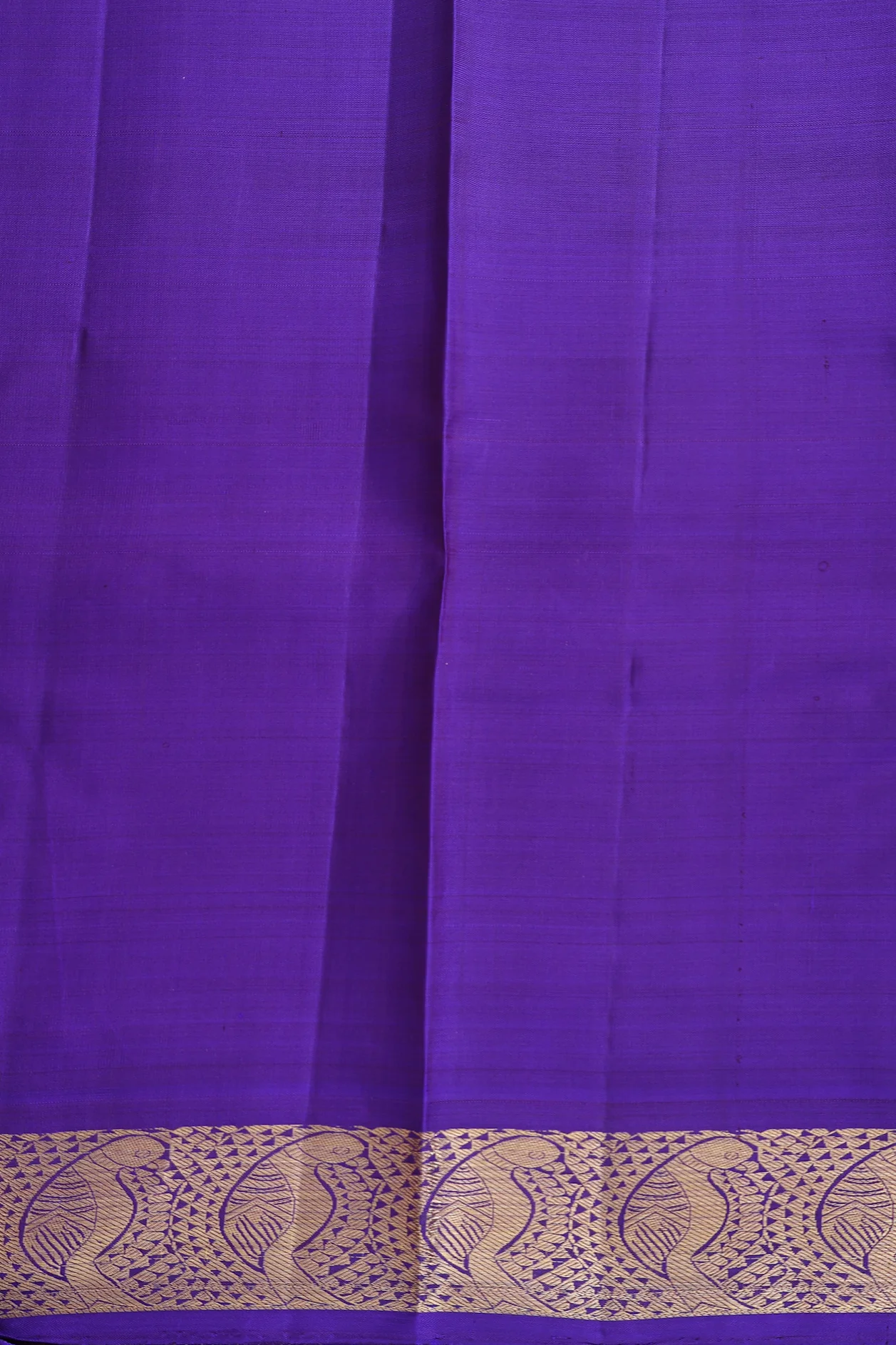 Kanchipuram Silk Saree In Royal Purple With Floral Buttas - Image 5