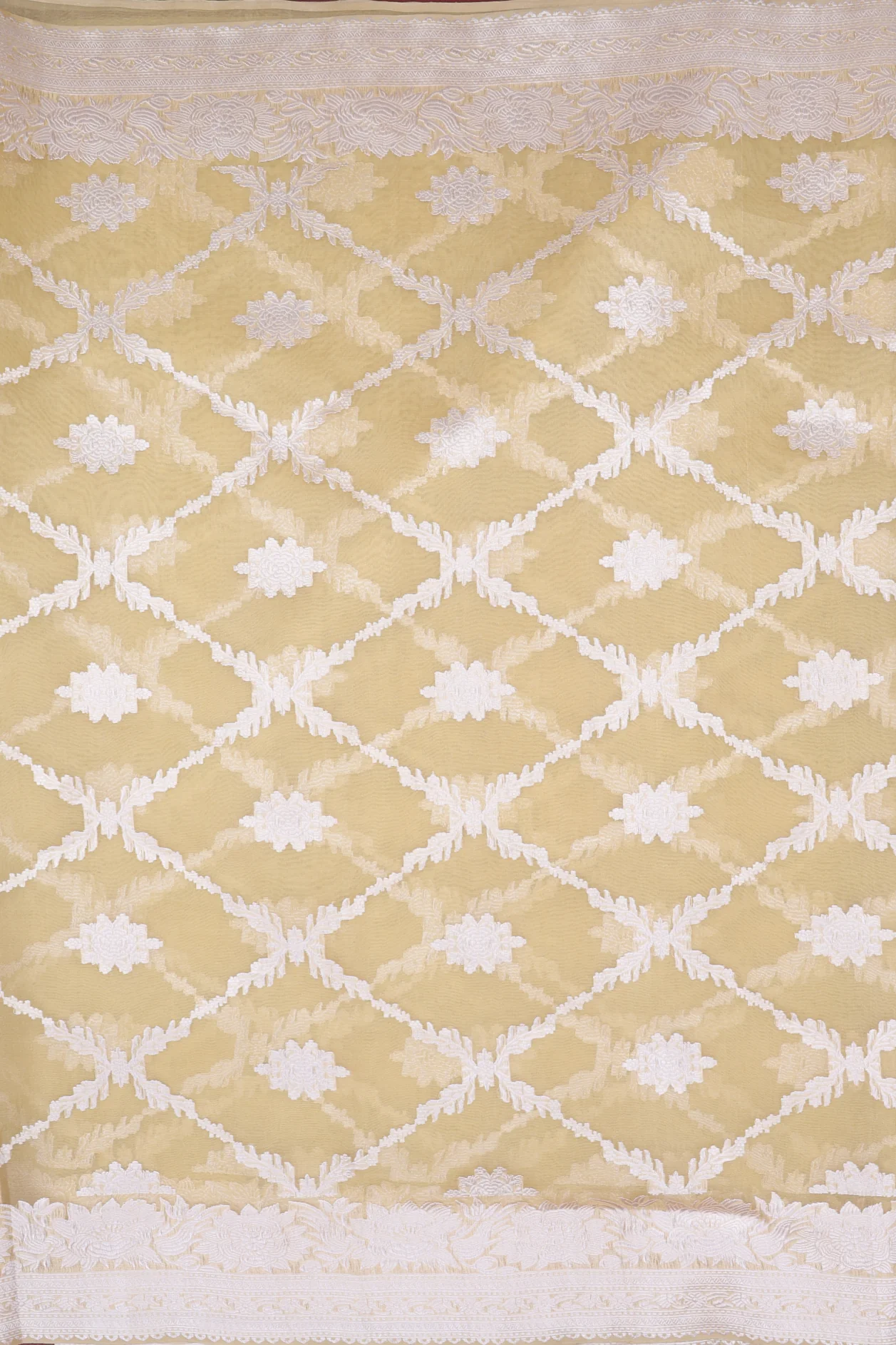 Kora Banarasi Silk Saree In Yellow With Diamond Design - Image 3