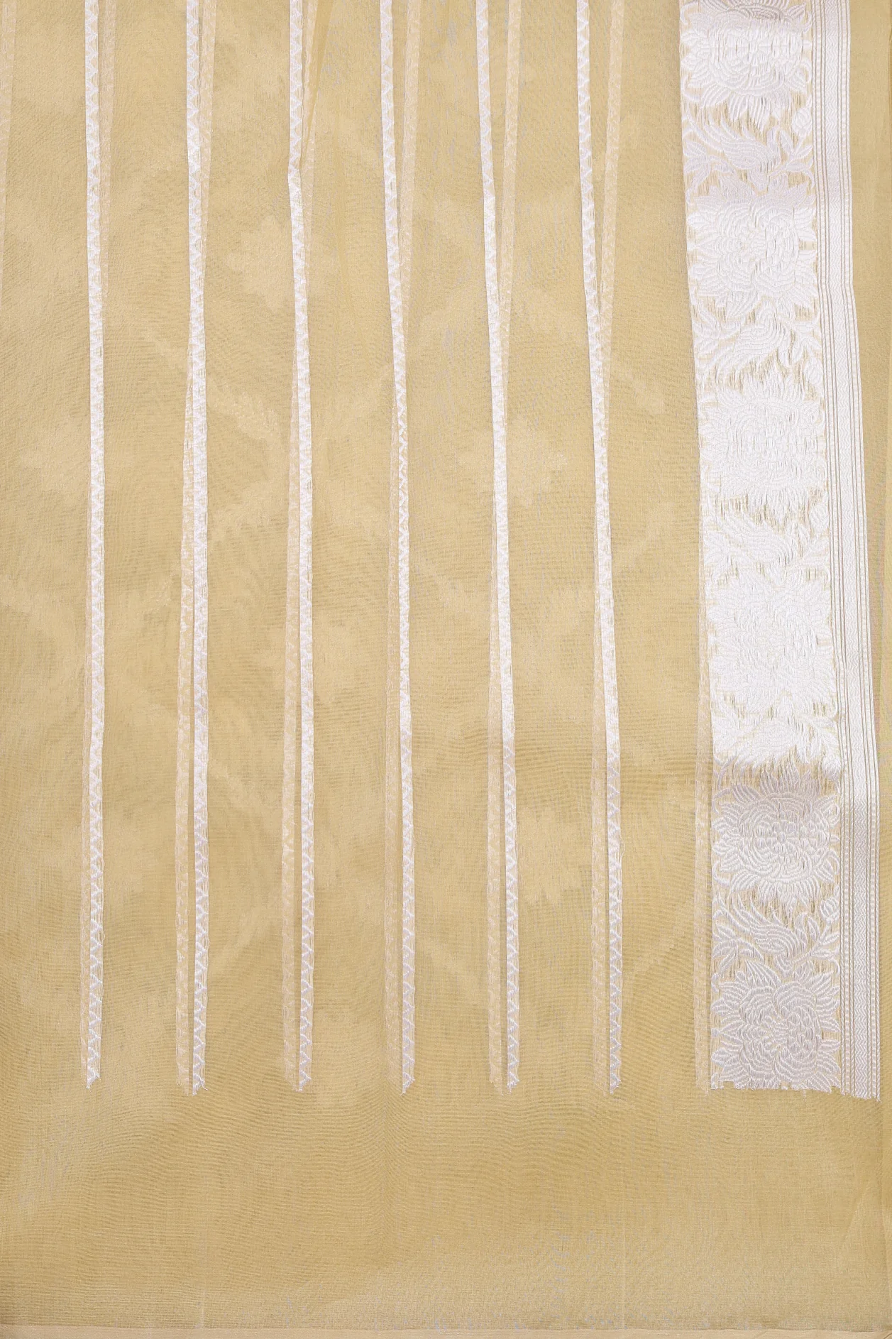 Kora Banarasi Silk Saree In Yellow With Diamond Design - Image 5