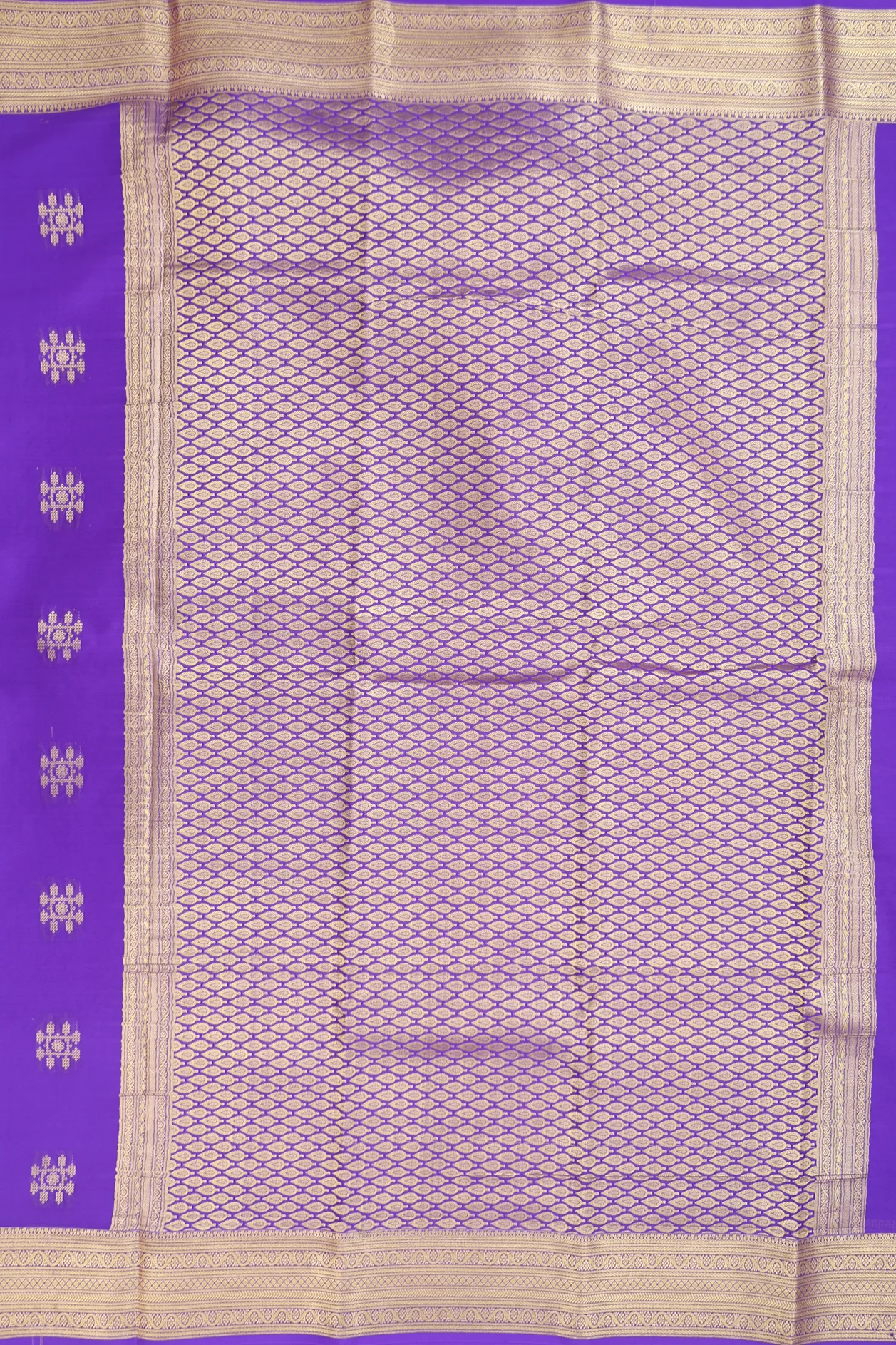 Mysore Silk Saree In Purple With Zari Buttas - Image 4