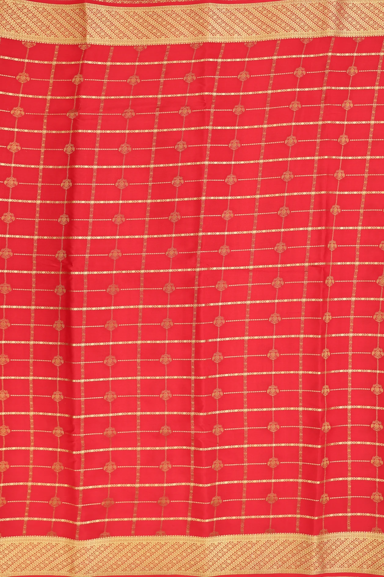 Mysore Silk Saree In Scarlet Red With Checks Design - Image 3