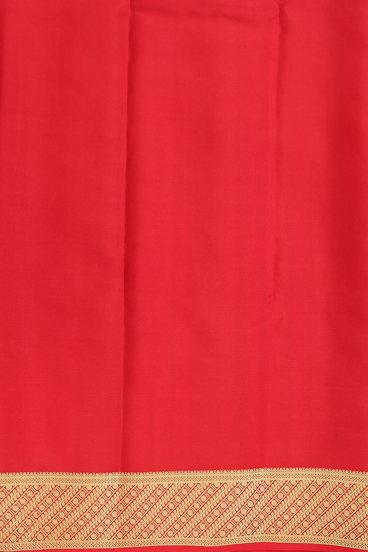 Mysore Silk Saree In Scarlet Red With Checks Design - Image 5