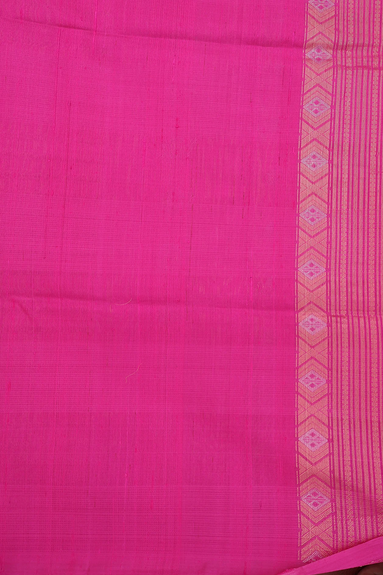 Raw Silk Saree In Rani Pink With Allover Design - Image 5