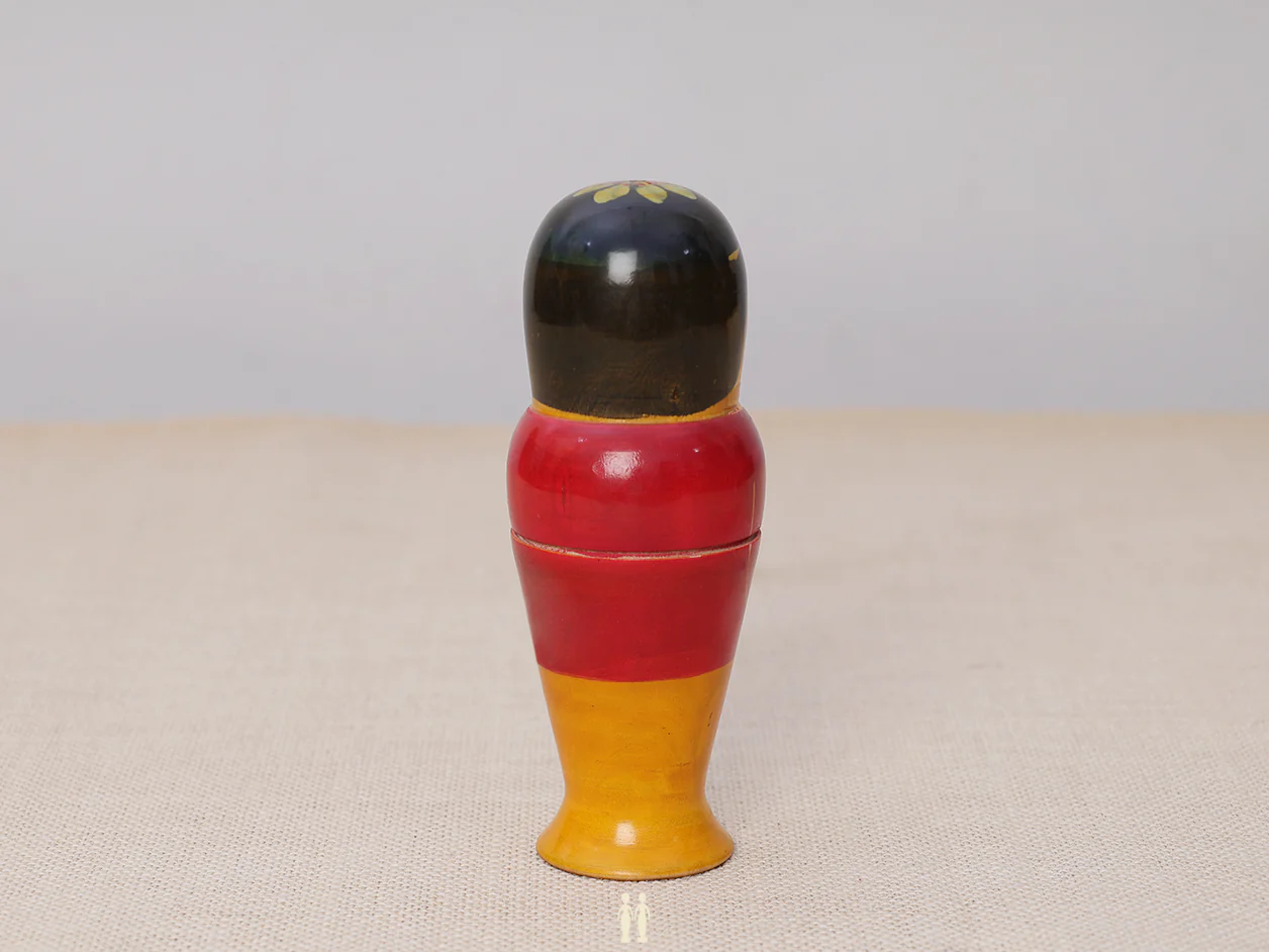 Wooden Handicraft Matryoshka Doll For Showpiece - Image 3